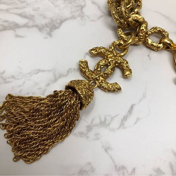 Chanel CC Lava 93A Tassel Textured Bracelet Gold tone - Picture 3 of 11